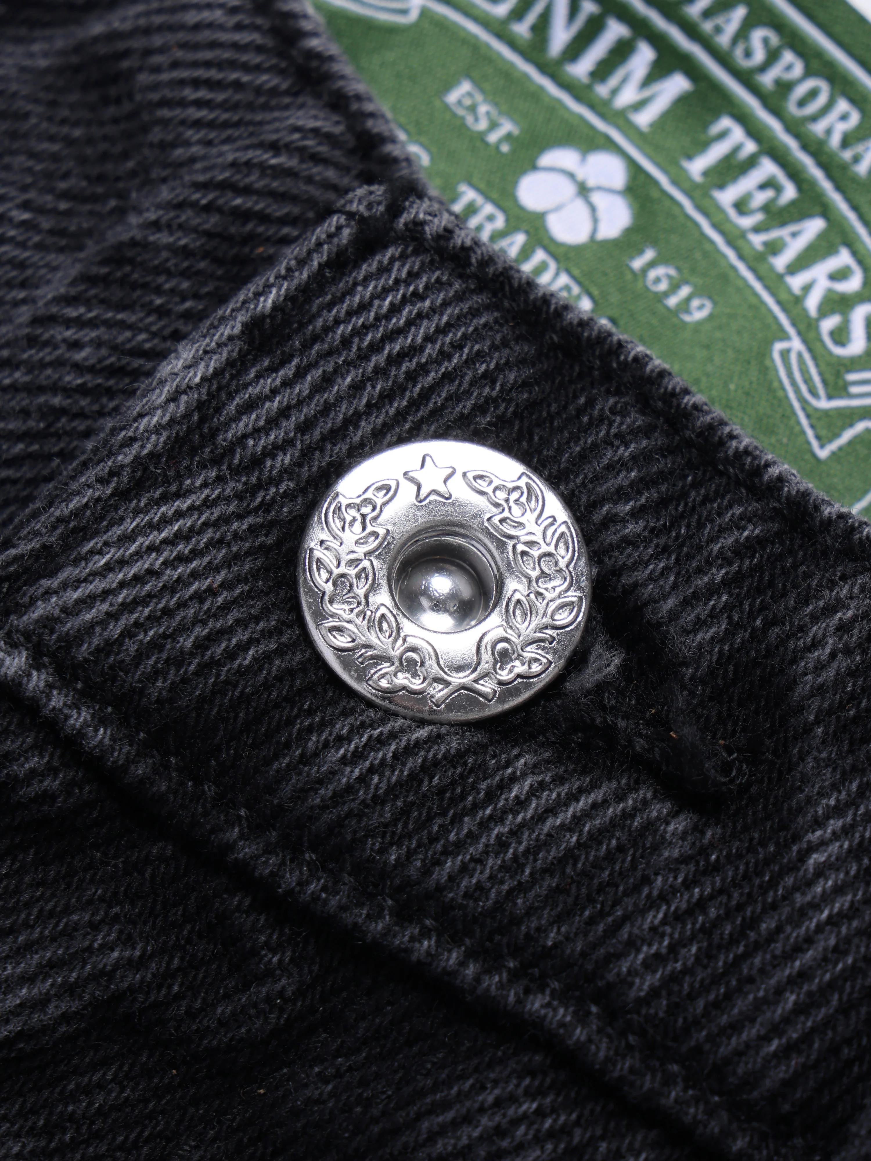Black Mono Cotton Wreath Denim Shorts - Image 3