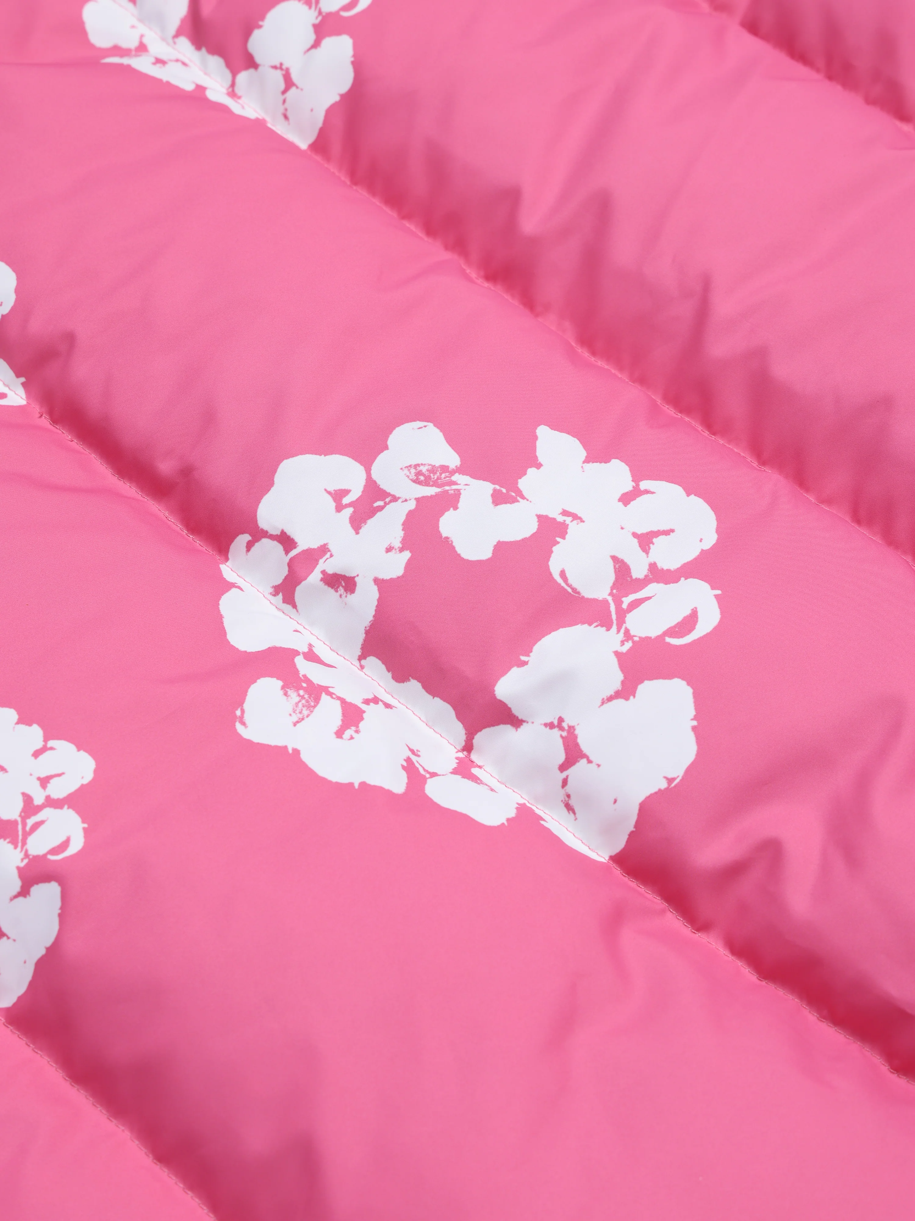 Cotton Wreath Puffer Jacket Pink - Image 3